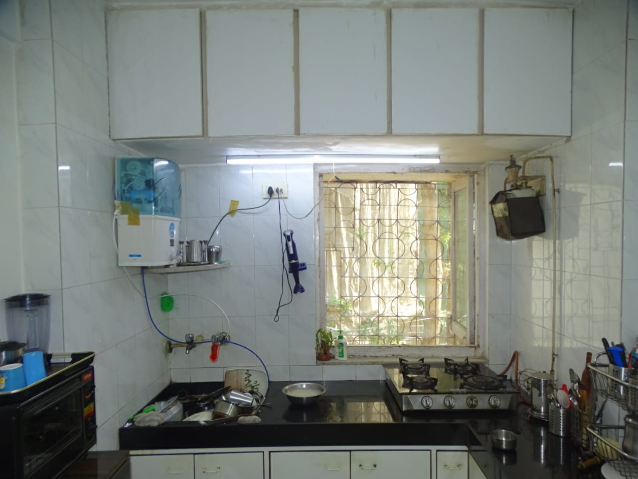 2 BHK Semi Furnished in Greenfields Society , Andheri West